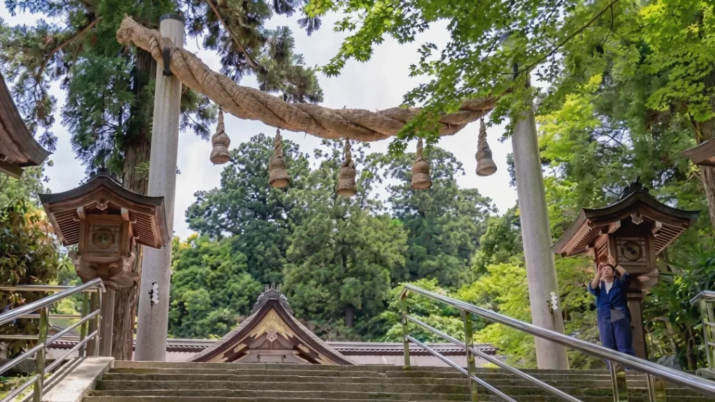 大神神社の縄鳥居