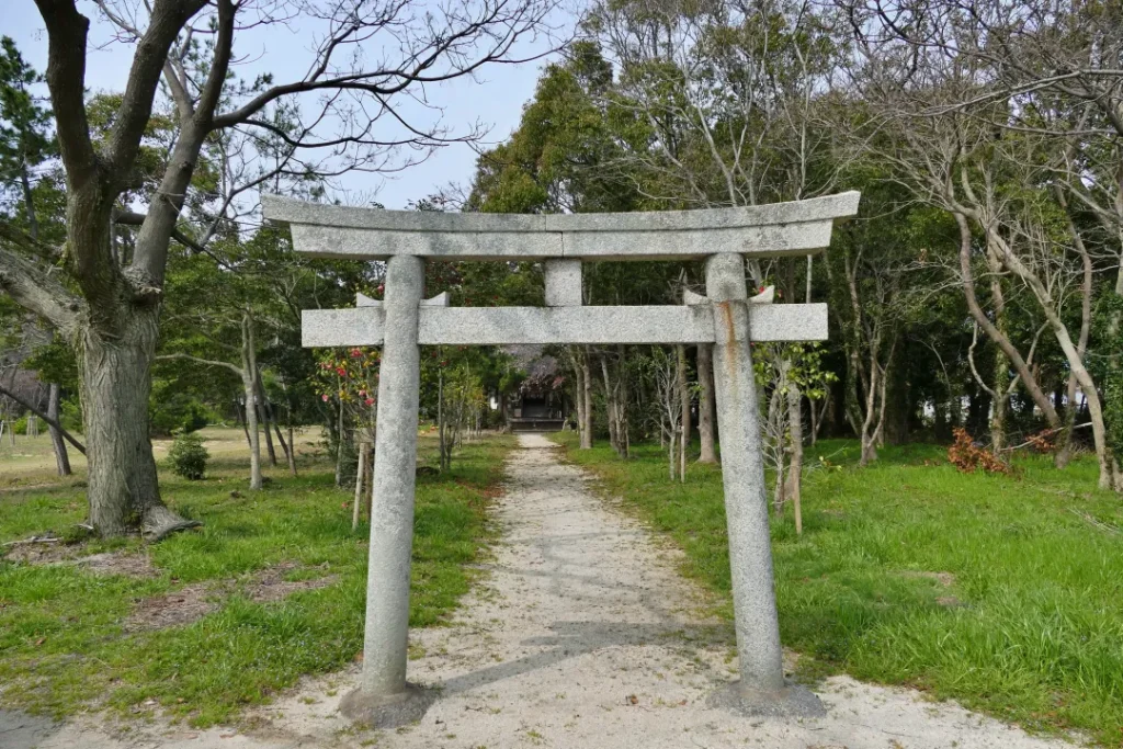 湊社 鳥居